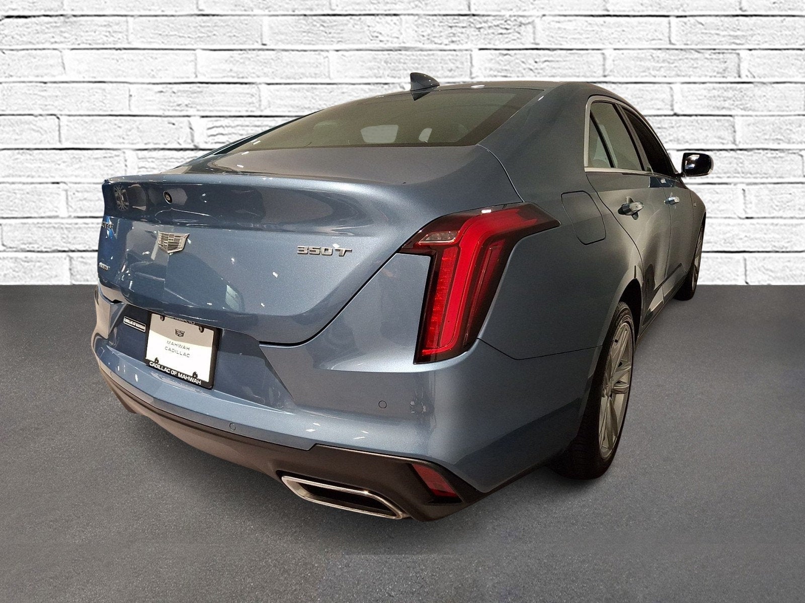 2023 Cadillac CT4 Luxury