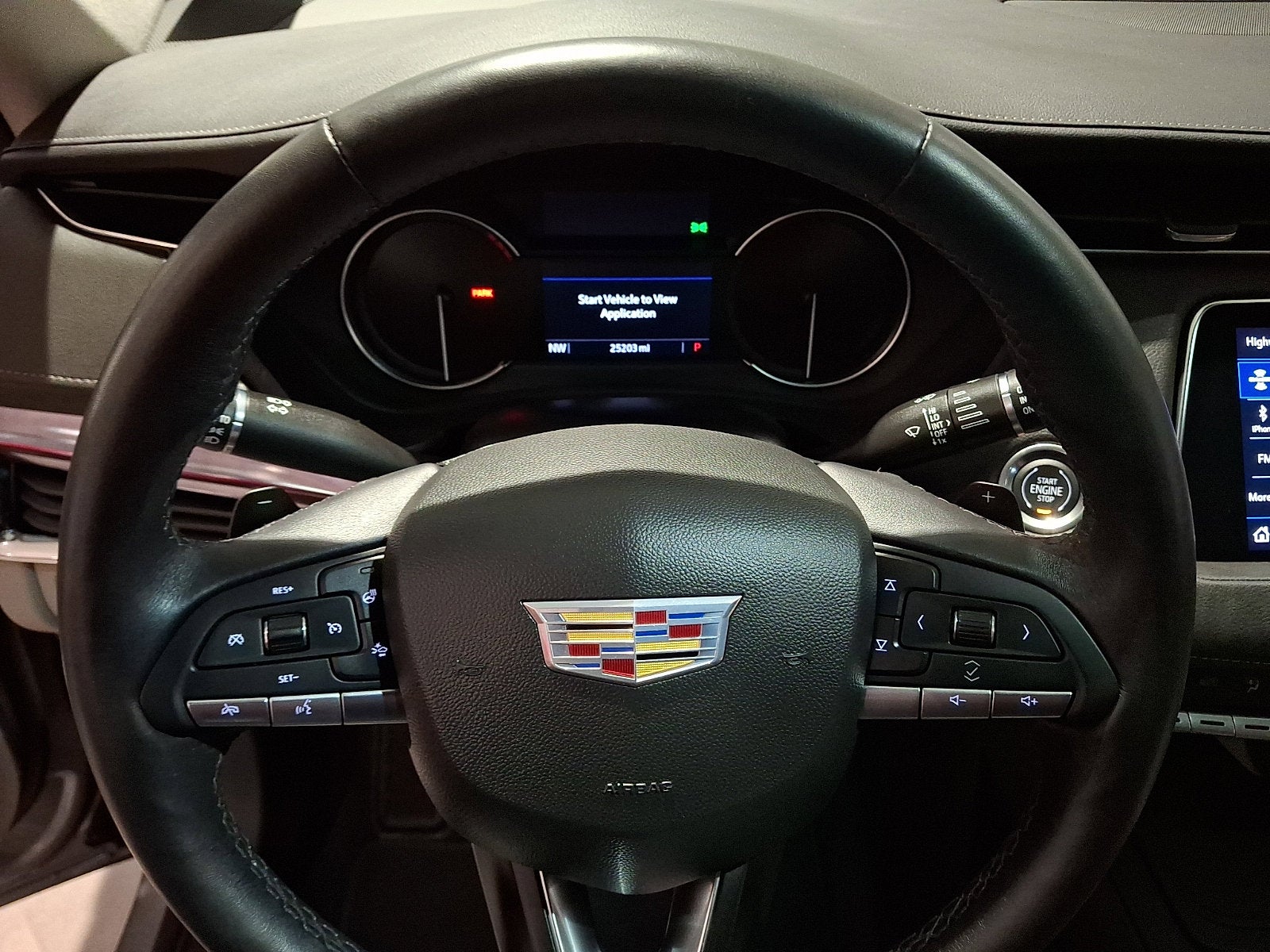 2023 Cadillac XT4 Luxury