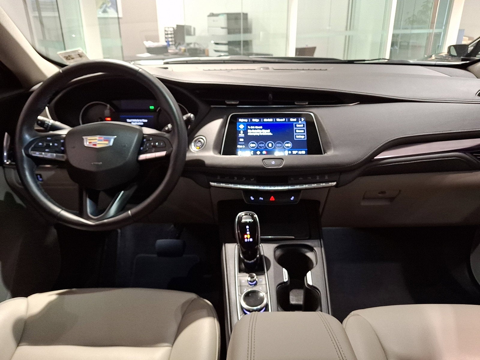 2023 Cadillac XT4 Luxury