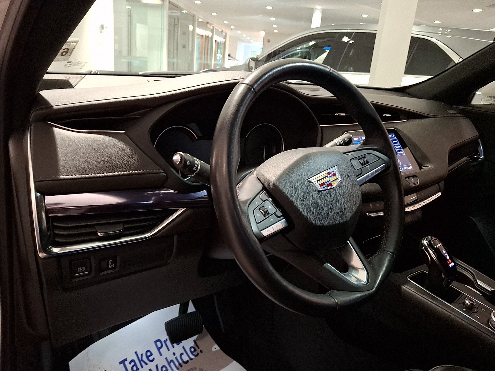 2023 Cadillac XT4 Luxury