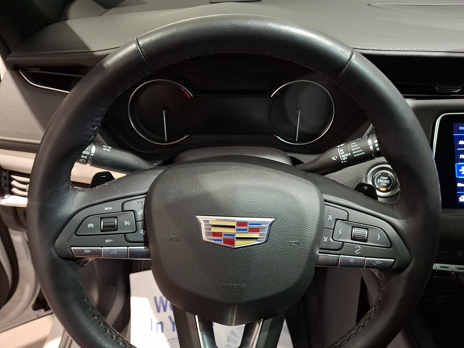 2023 Cadillac XT4 Premium Luxury