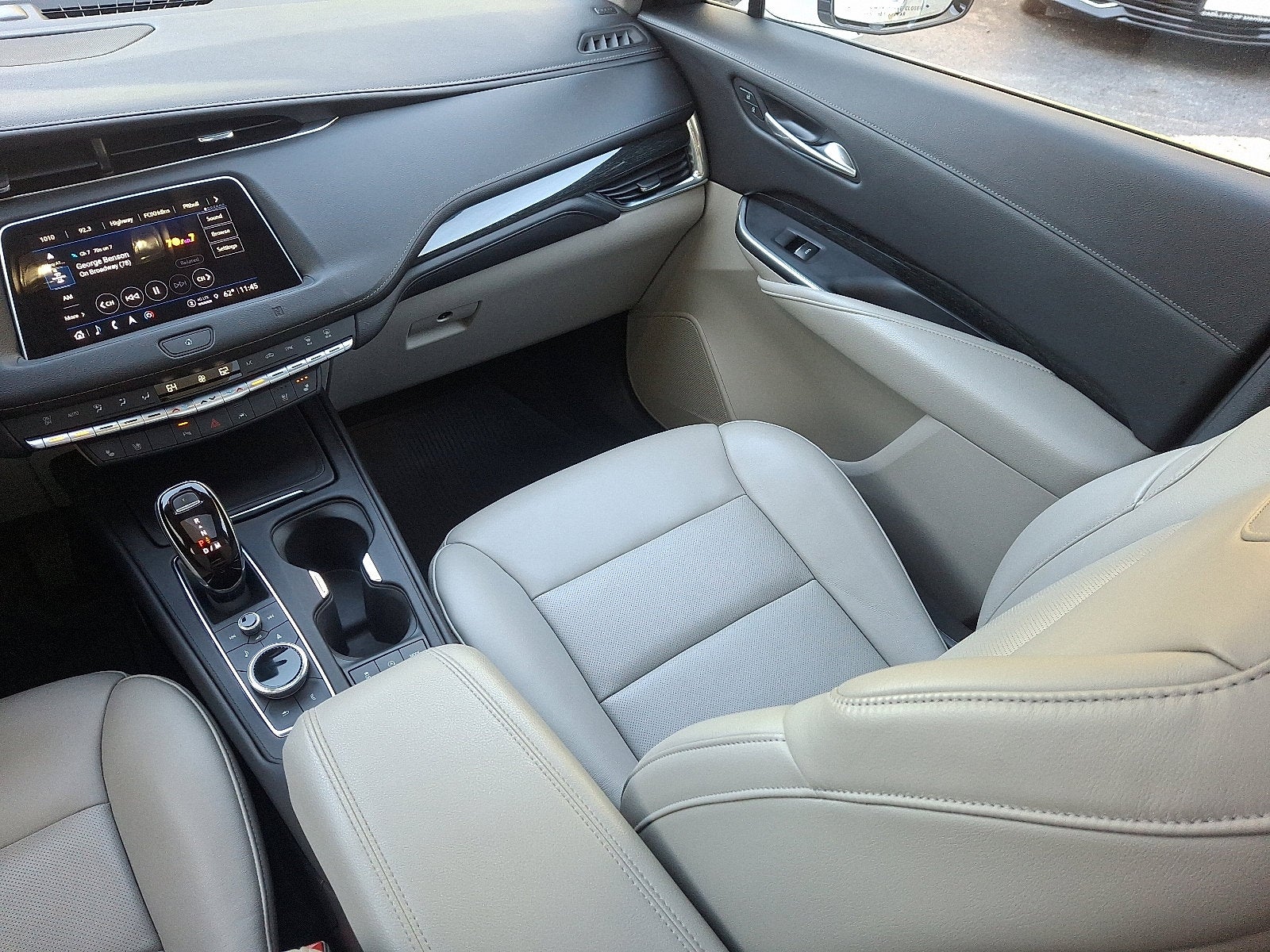 2021 Cadillac XT4 Premium Luxury