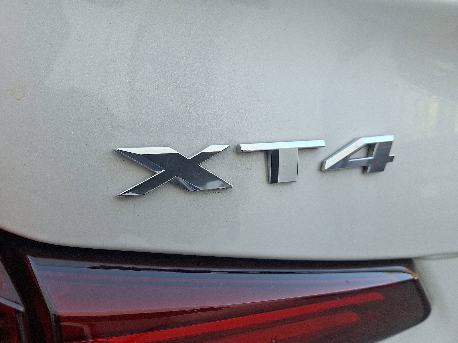 2021 Cadillac XT4 Premium Luxury