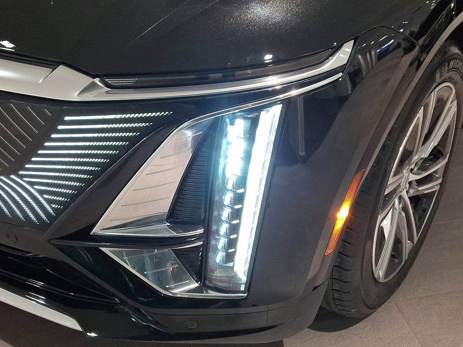 2024 Cadillac LYRIQ Luxury 1