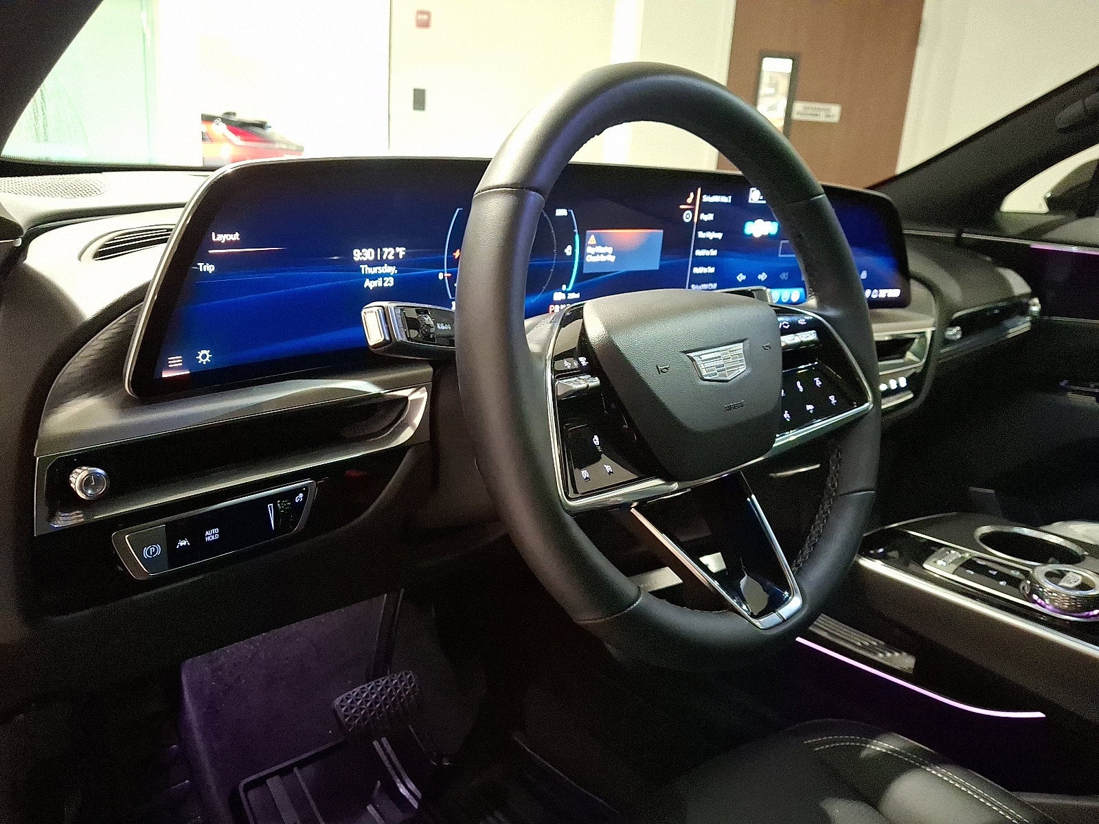 2024 Cadillac LYRIQ Luxury 1