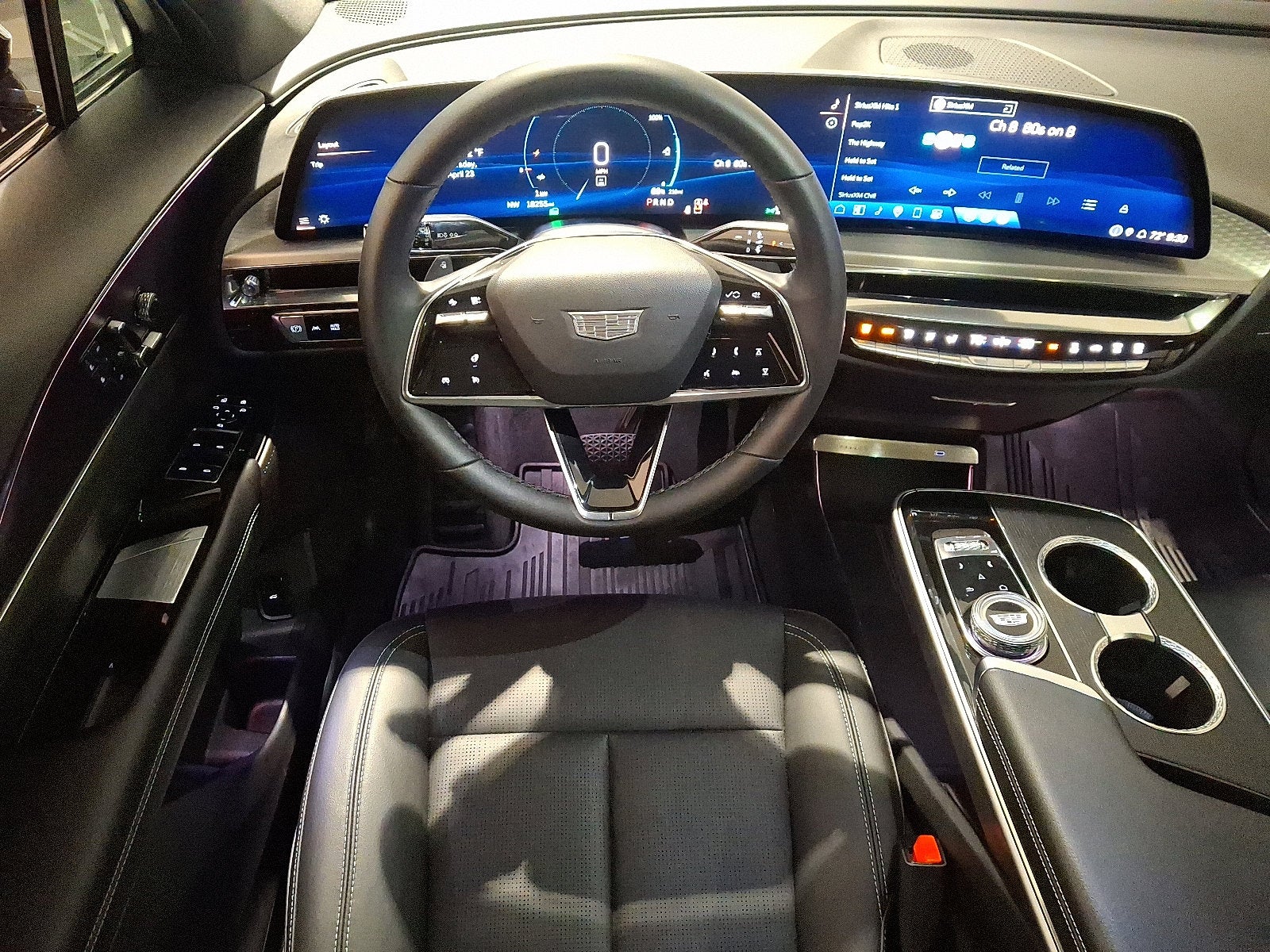 2024 Cadillac LYRIQ Luxury 1