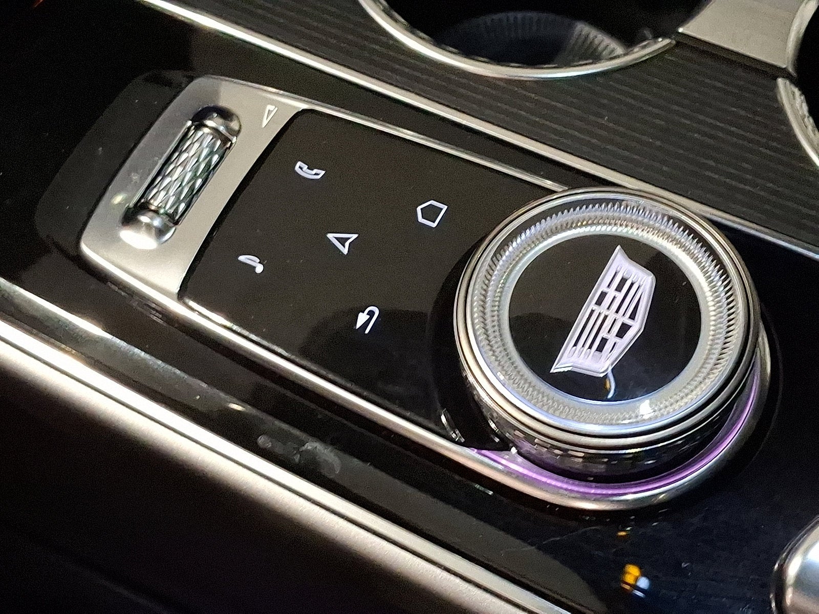 2024 Cadillac LYRIQ Luxury 1