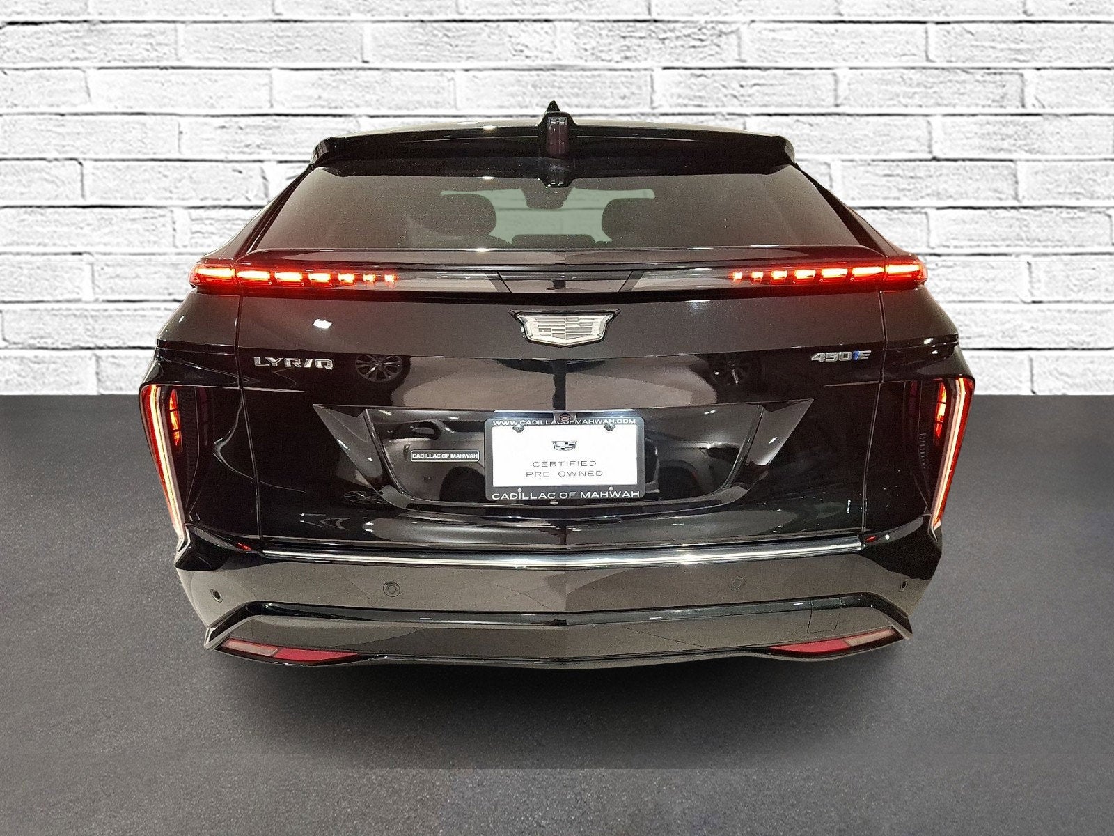 2024 Cadillac LYRIQ Luxury 1
