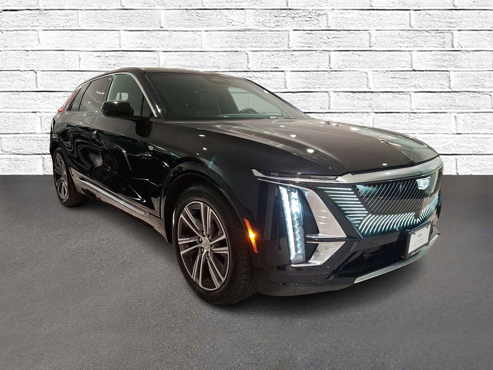 2024 Cadillac LYRIQ Luxury 1