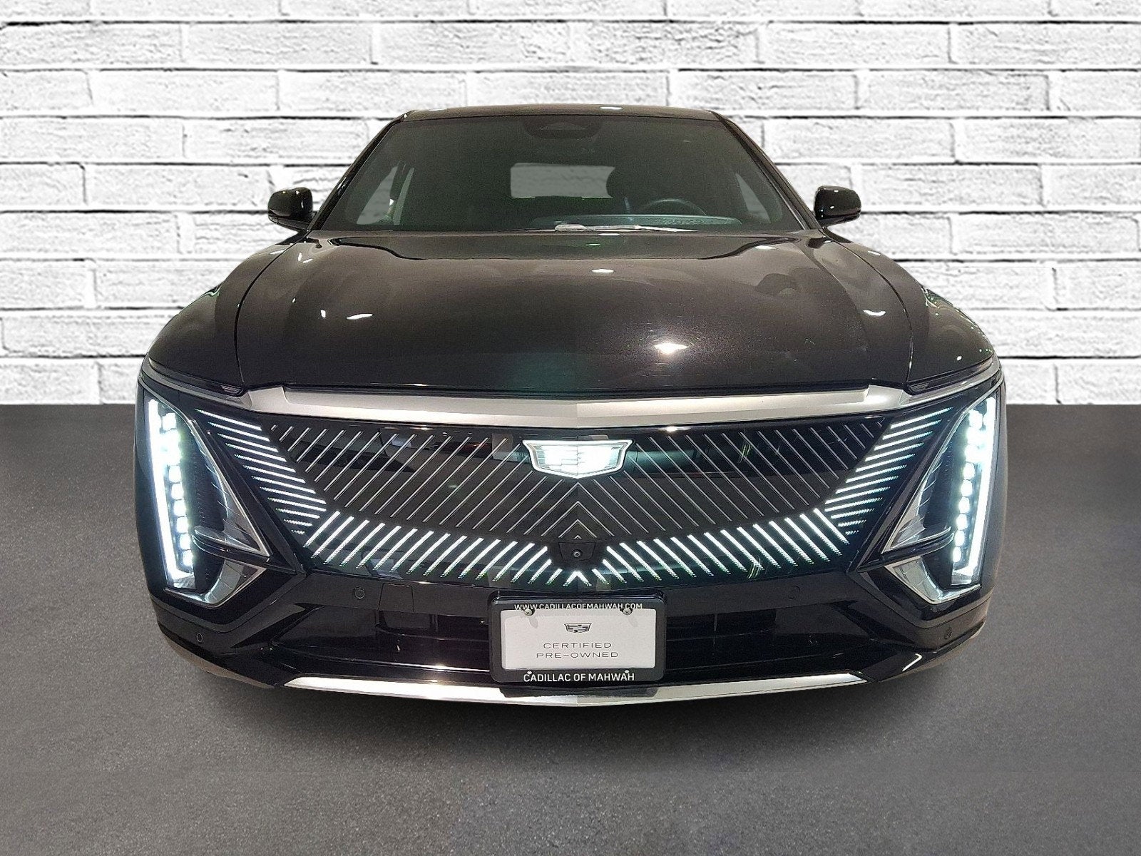 2024 Cadillac LYRIQ Luxury 1