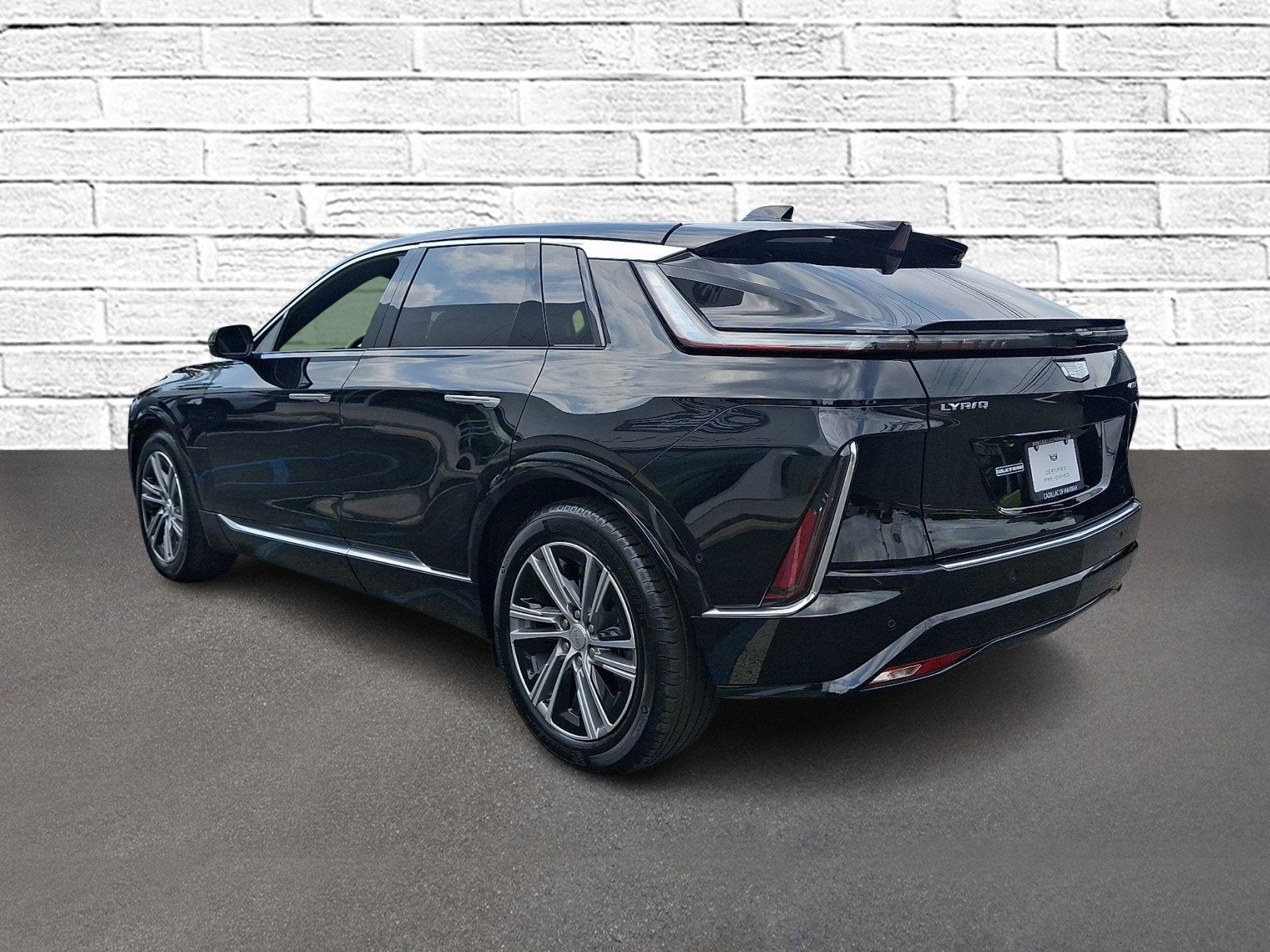 2024 Cadillac LYRIQ Luxury 1
