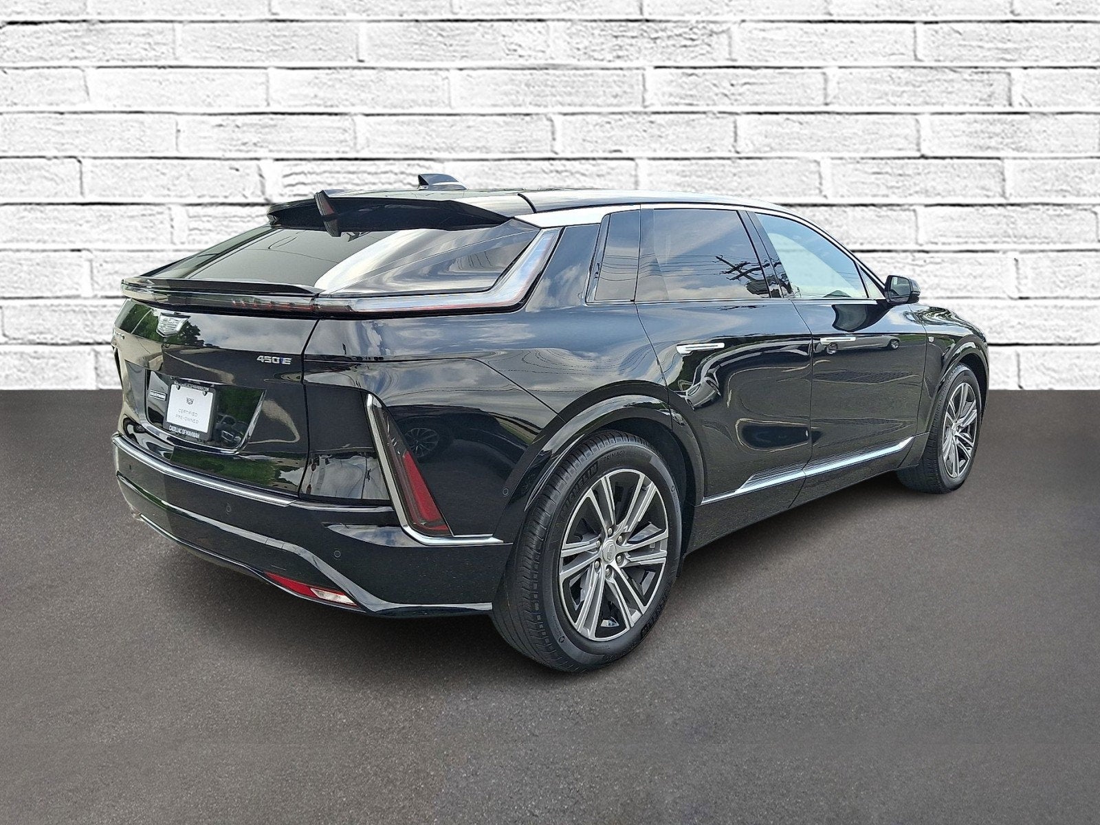 2024 Cadillac LYRIQ Luxury 1