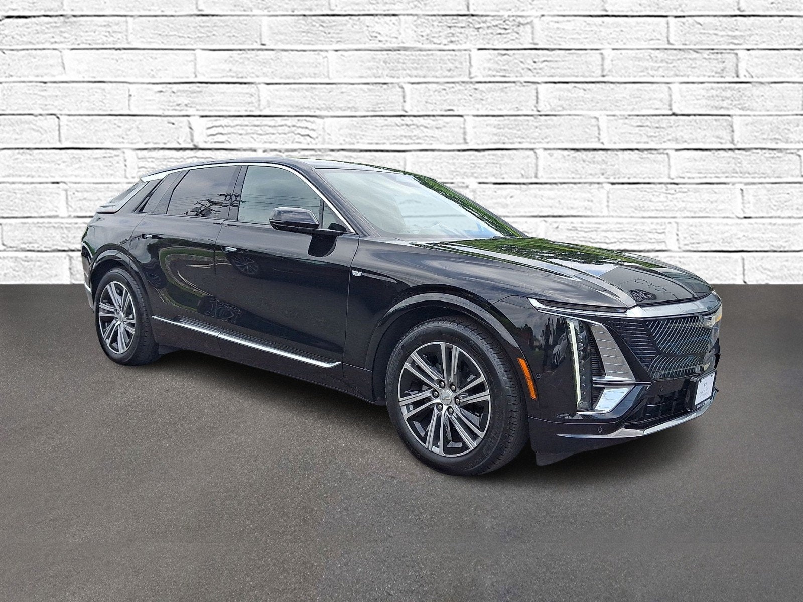 2024 Cadillac LYRIQ Luxury 1