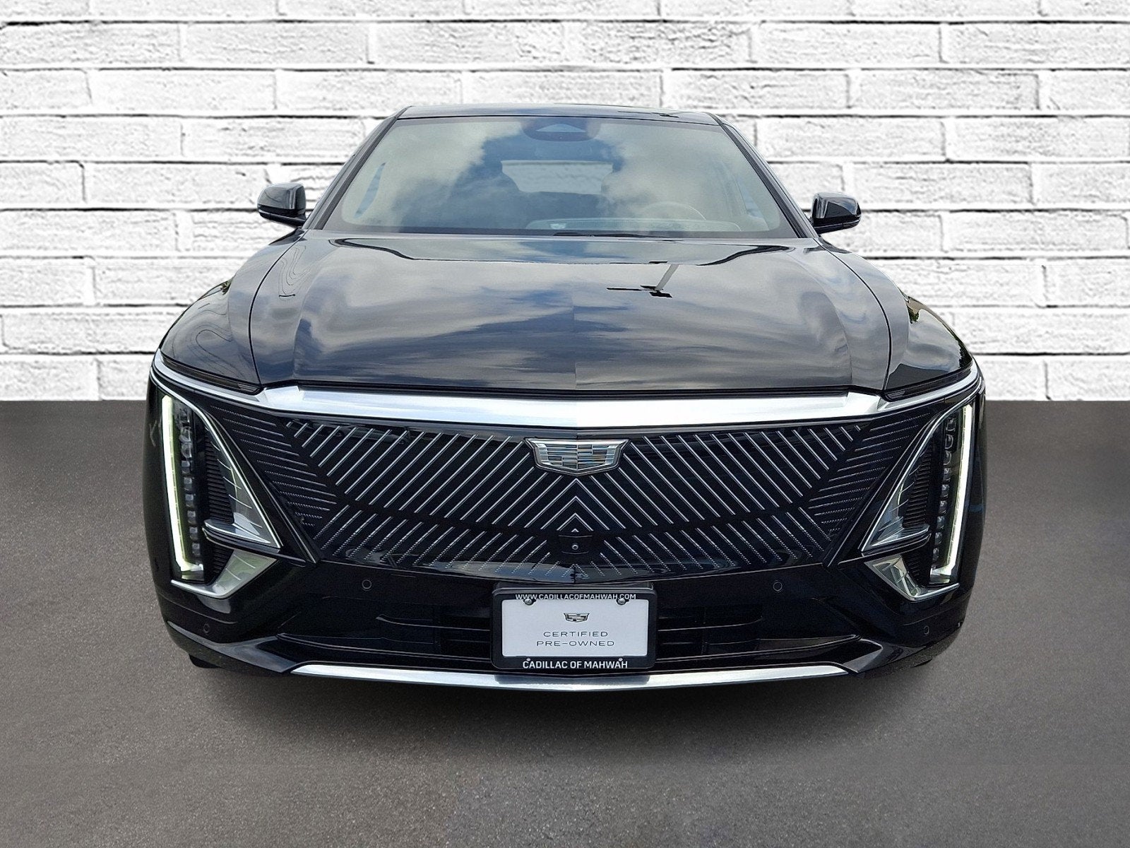2024 Cadillac LYRIQ Luxury 1