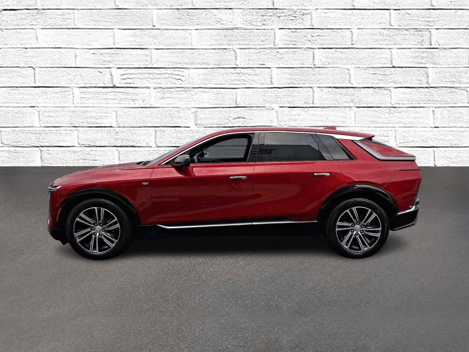 2024 Cadillac LYRIQ Luxury 1