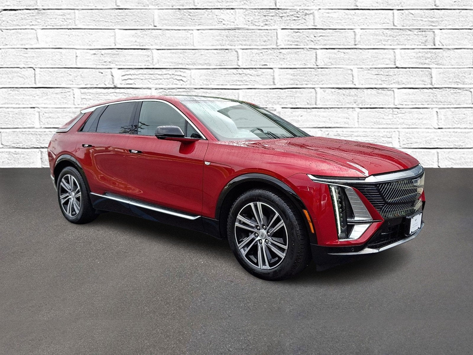 2024 Cadillac LYRIQ Luxury 1
