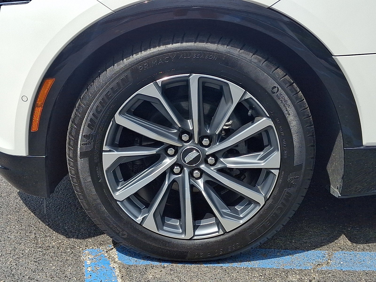 2024 Cadillac LYRIQ Sport 2