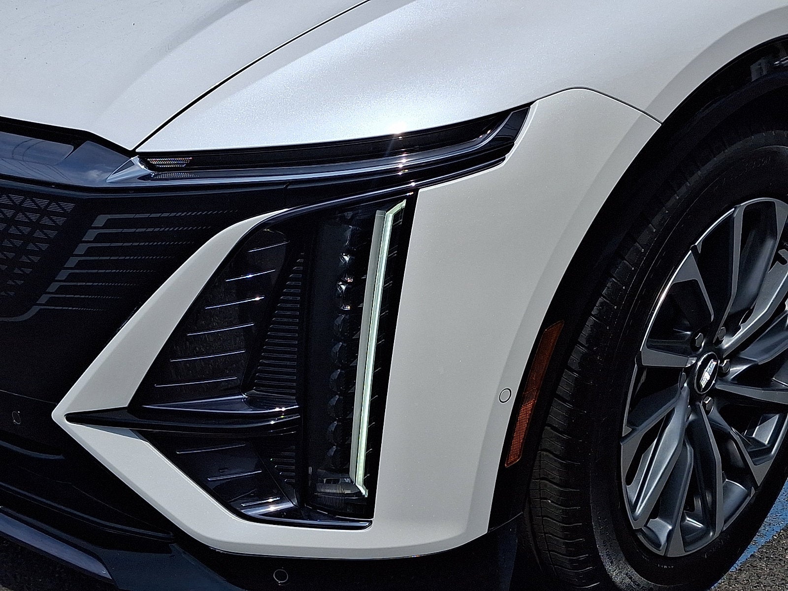 2024 Cadillac LYRIQ Sport 2