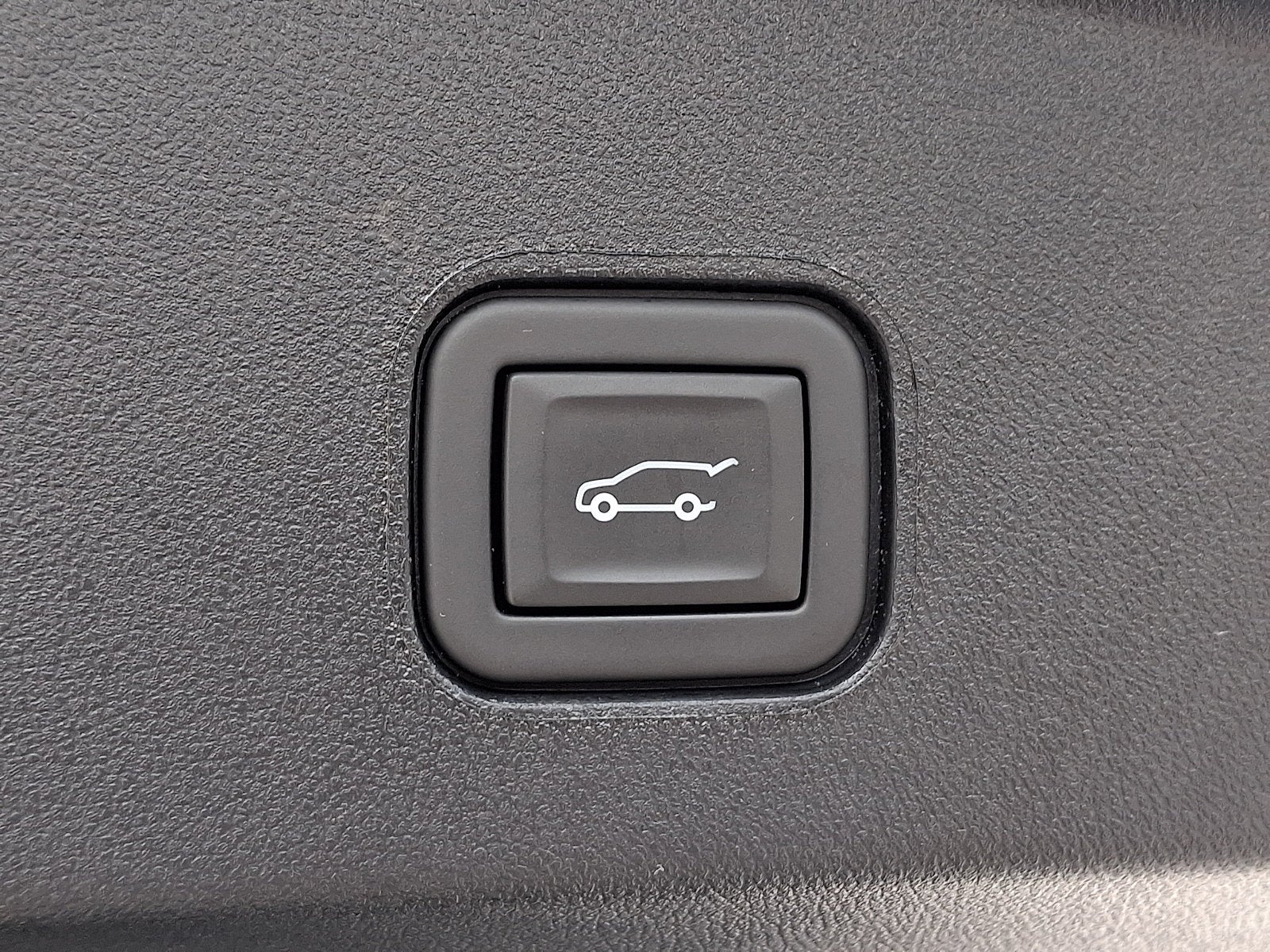 2024 Cadillac LYRIQ Sport 2
