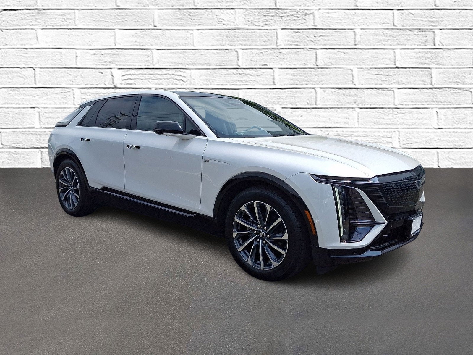 2024 Cadillac LYRIQ Sport 2