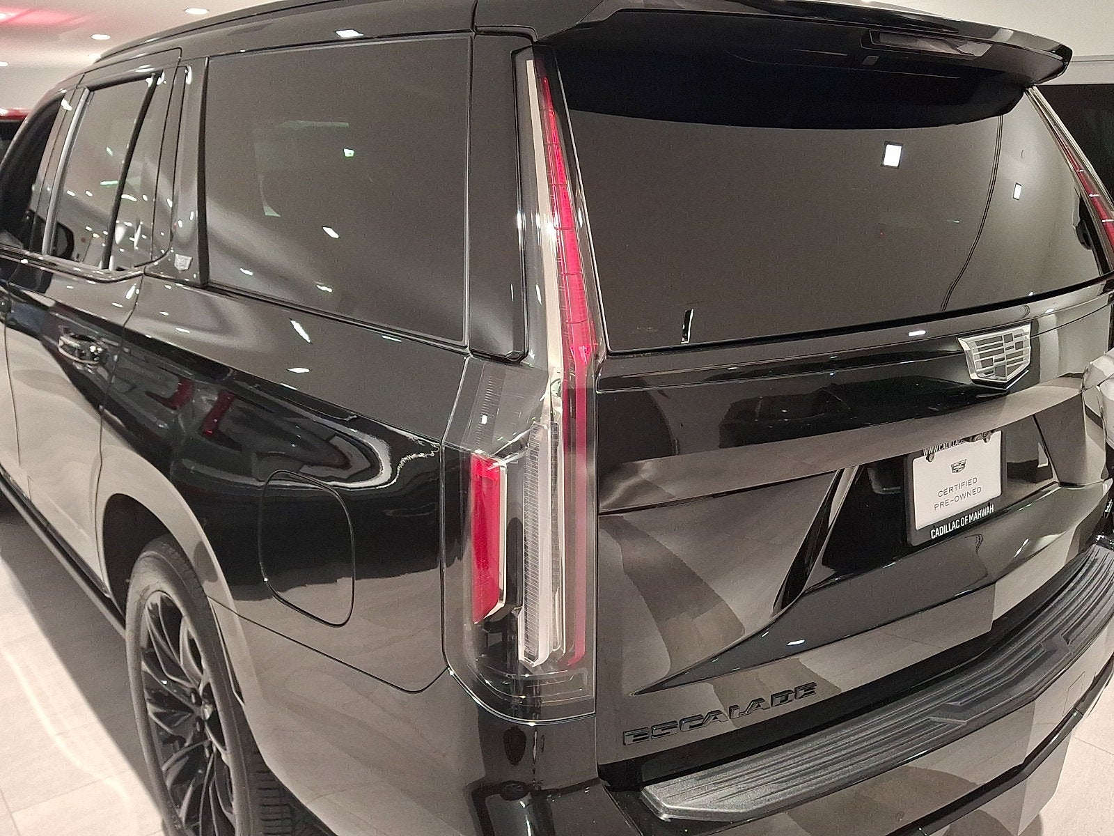 2023 Cadillac Escalade Sport Platinum