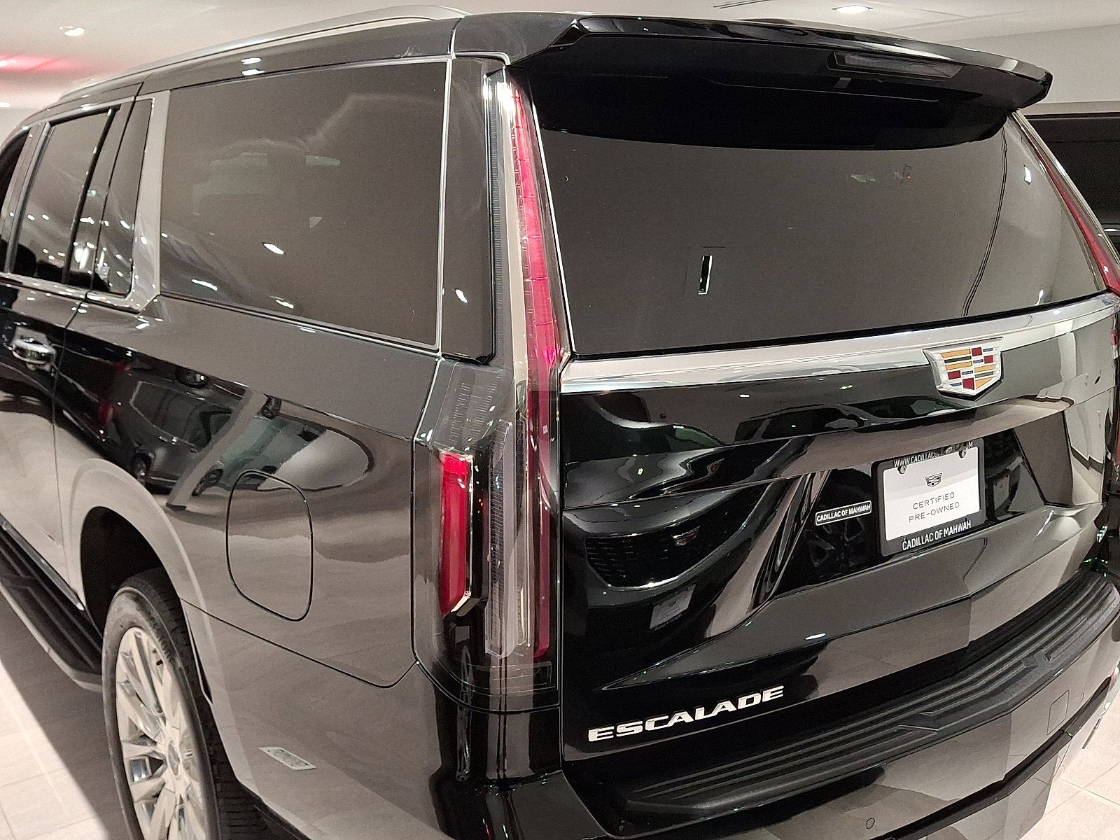 2023 Cadillac Escalade ESV Premium Luxury