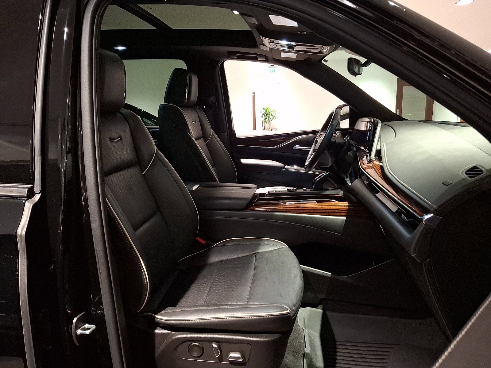 2023 Cadillac Escalade ESV Premium Luxury