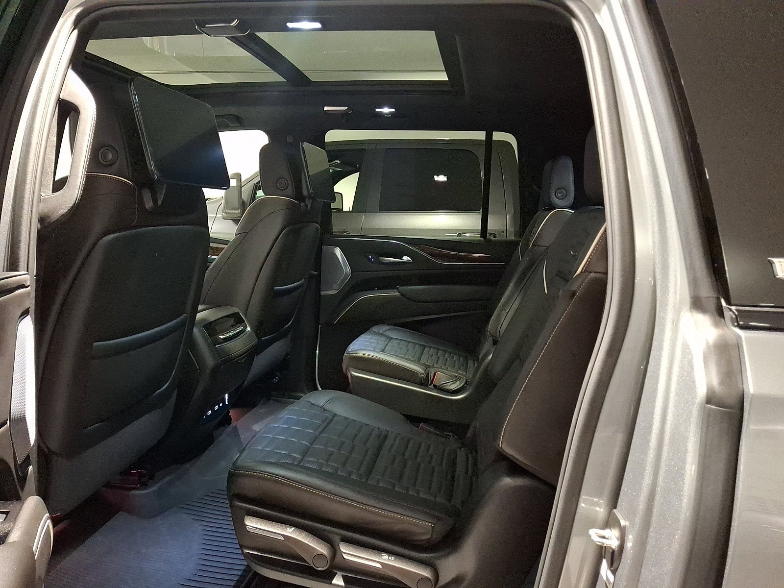 2024 Cadillac Escalade ESV Sport Platinum