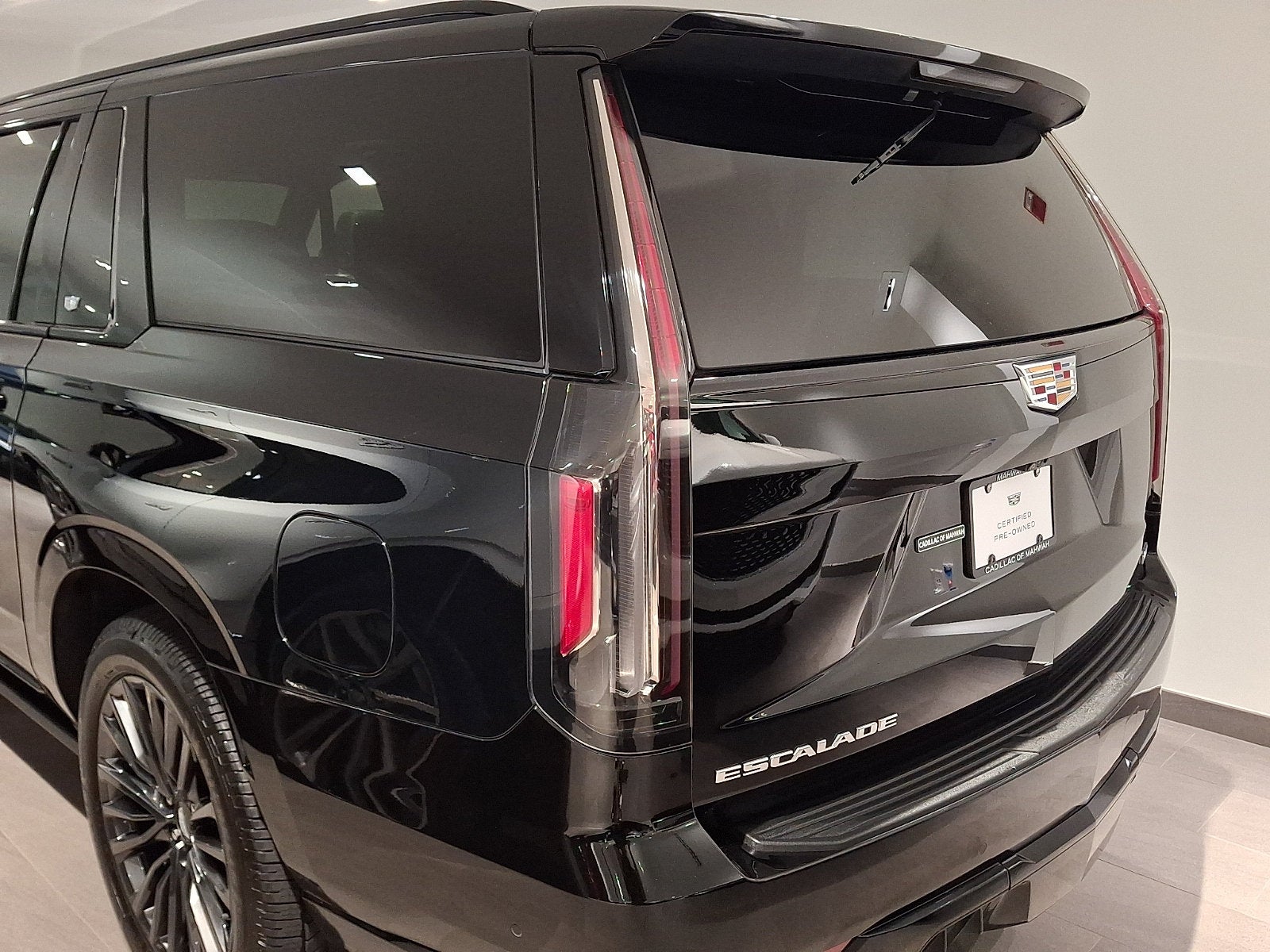 2023 Cadillac Escalade ESV AWD V-Series